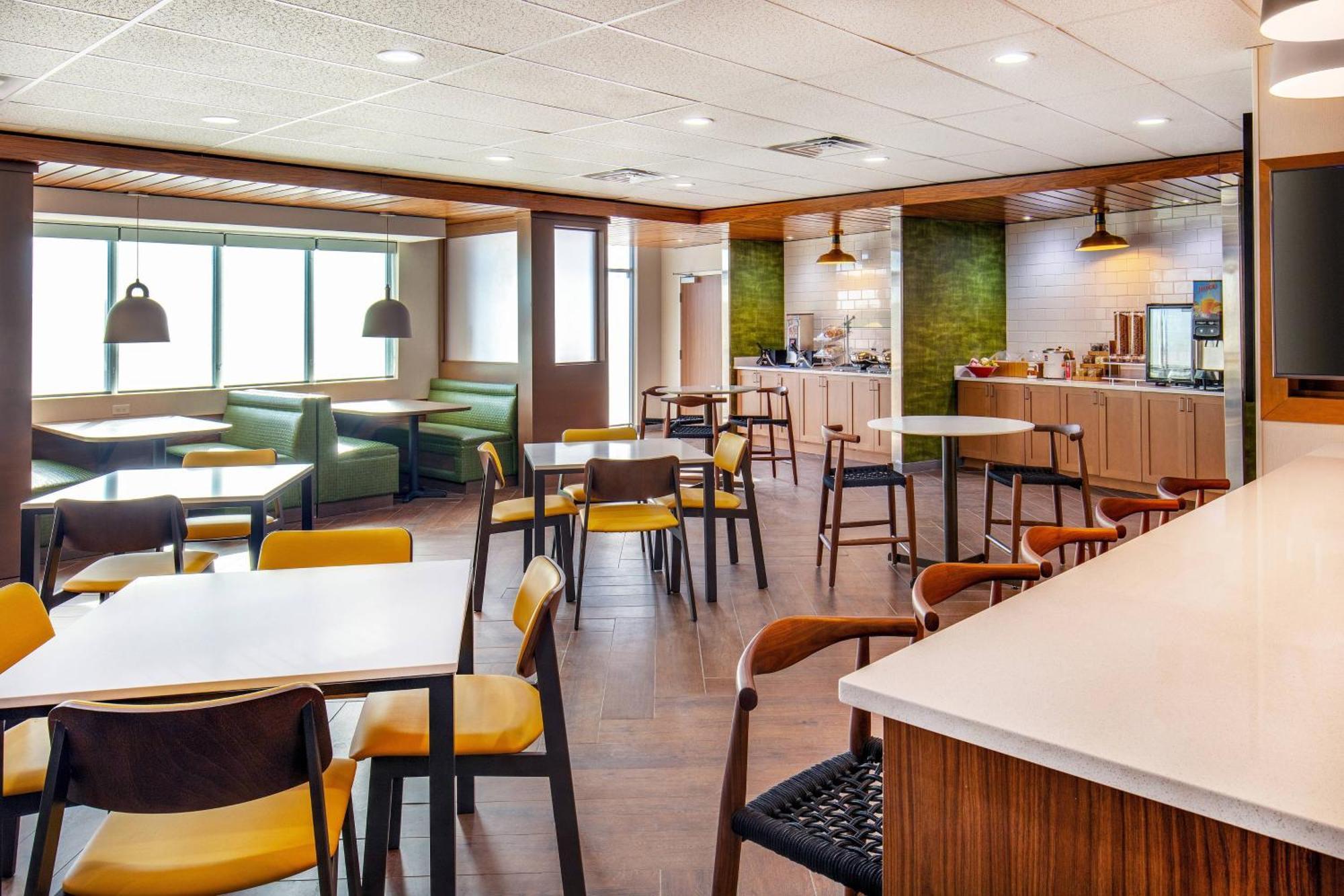 Fairfield Inn & Suites By Marriott Mcpherson Exterior foto