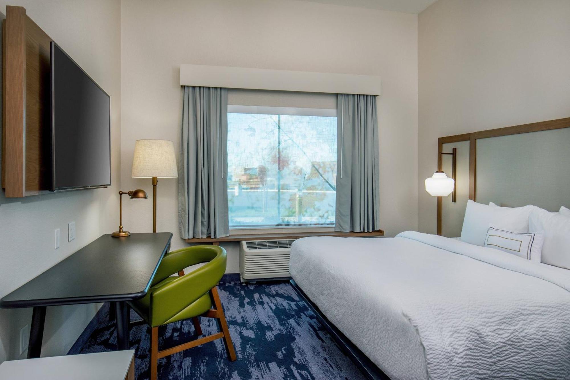 Fairfield Inn & Suites By Marriott Mcpherson Exterior foto
