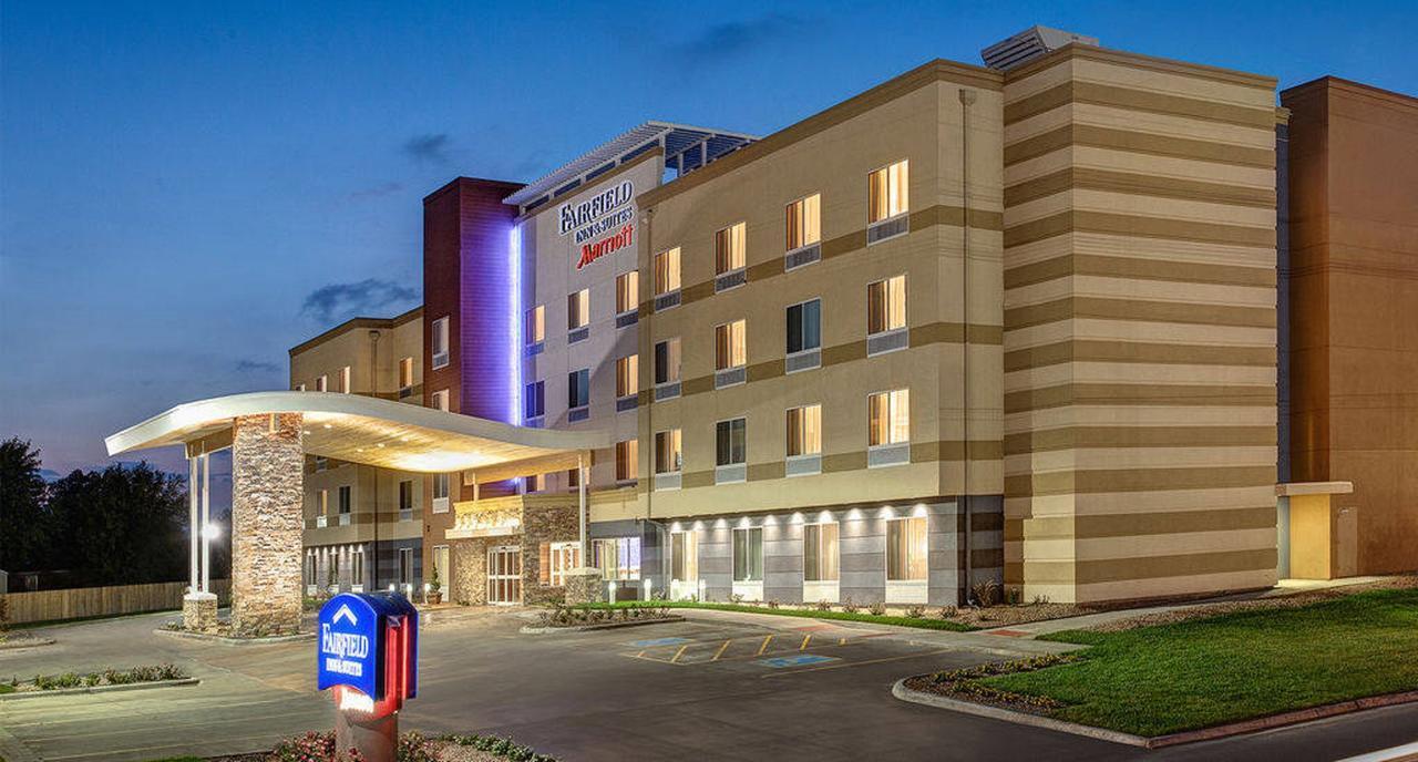 Fairfield Inn & Suites By Marriott Mcpherson Exterior foto